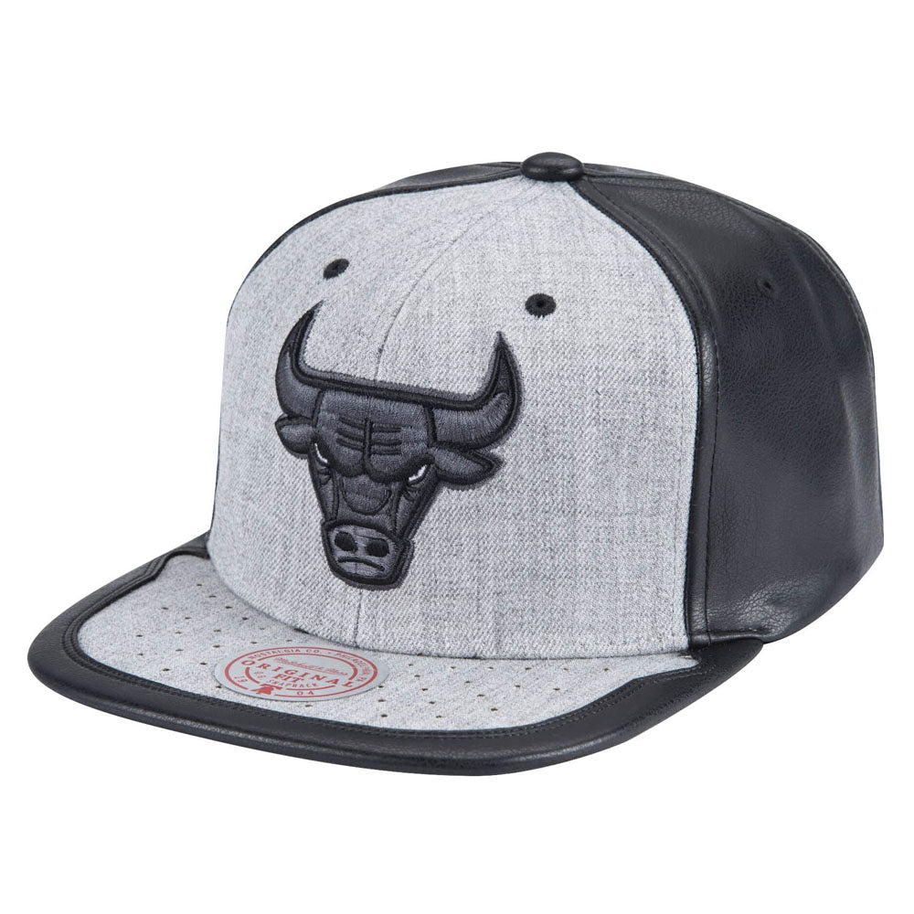 Mitchell & Ness - Day One Bulls Snapback - Grey/Black